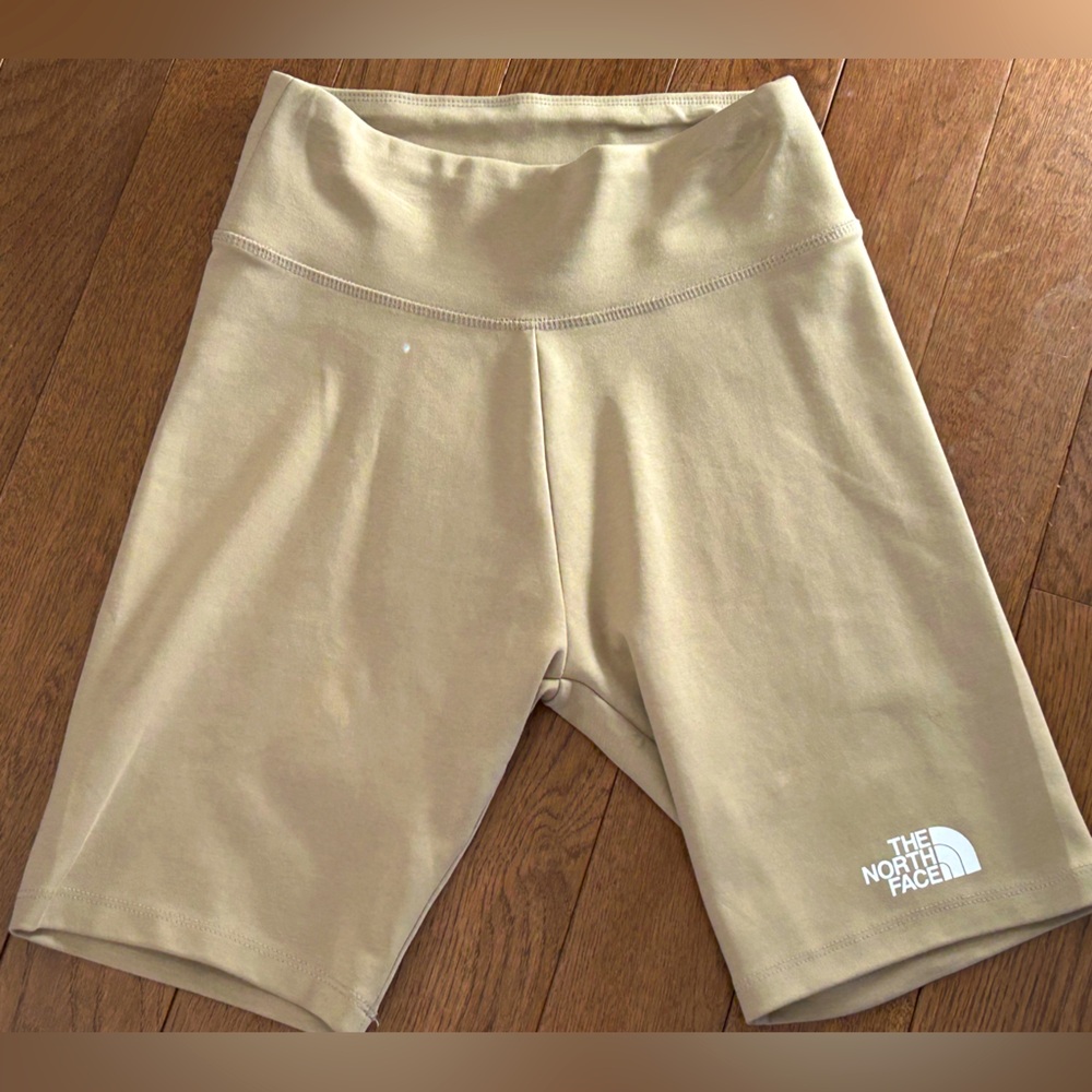 NWT THE NORTH FACE sXS tan bike shorts-high rise-8.5” inseam